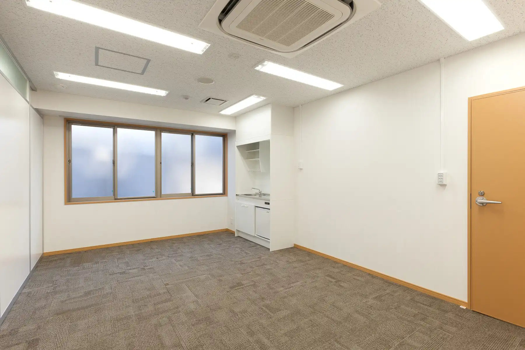 スタッフルーム1