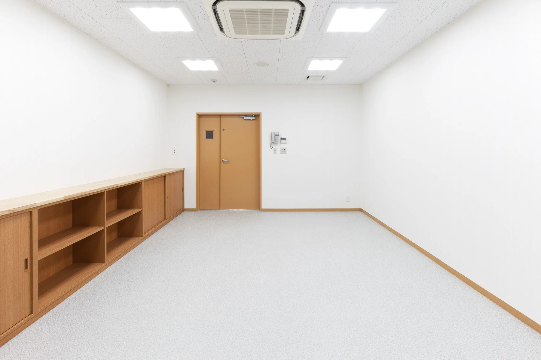 B1スタッフルーム2b